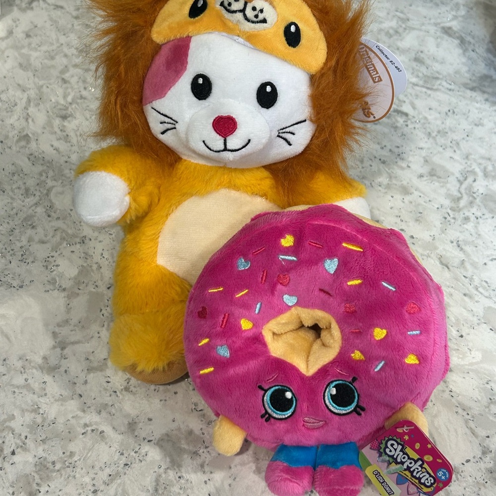 NWT. Shopkins & Disguisimals Plush Toy Set.